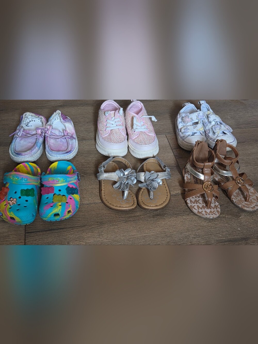 Girls' Size 6 C Shoes Hey Dudes, Converse, Crocs, Michael Kors...etc Kids Shoes